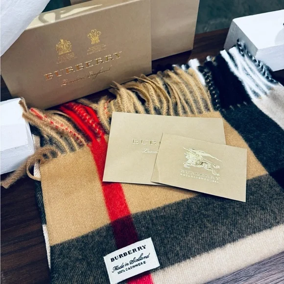 NEW 💕 XL BURBERRY LONDON 2026 Half Mega Giant Check Cashmere Scarf Shawl Wrap - Picture 10 of 12